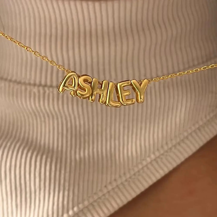 Boldée Name Necklace