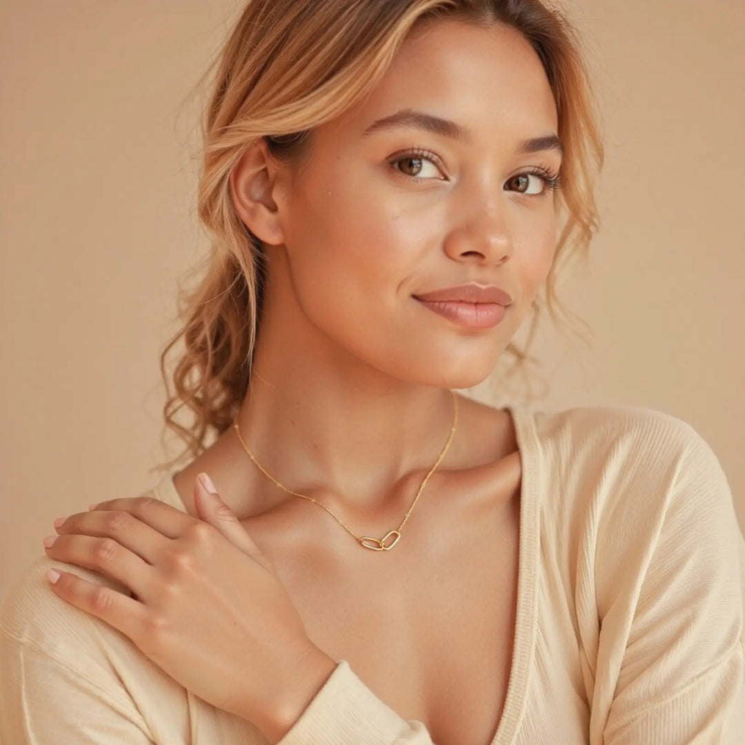 Serena Oval Necklace